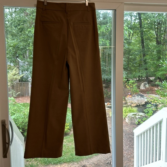 Loft Peyton trouser size 6 tan pleated - Picture 2 of 5